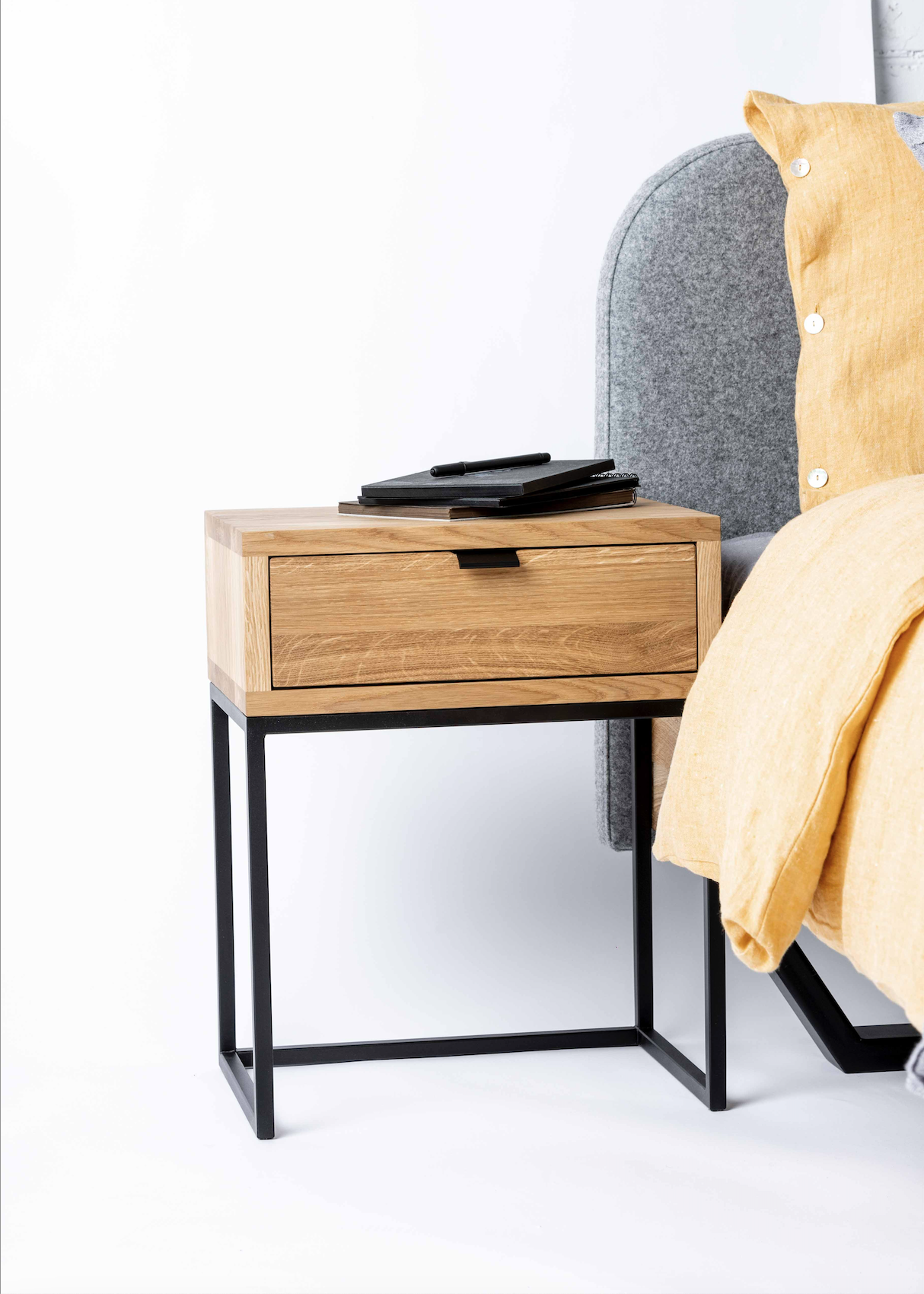 Naktinė spintelė Glow