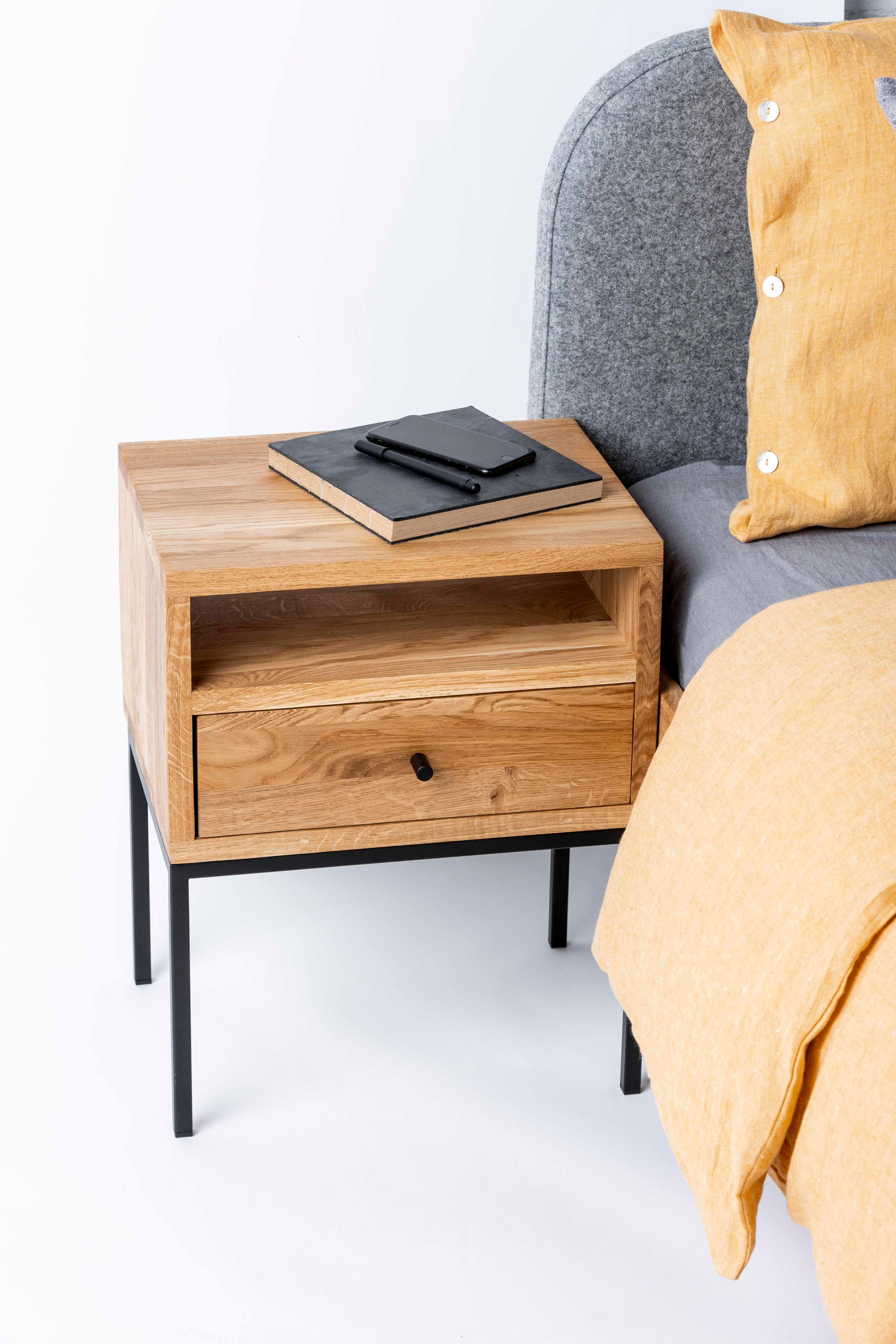 Naktinė spintelė Flex